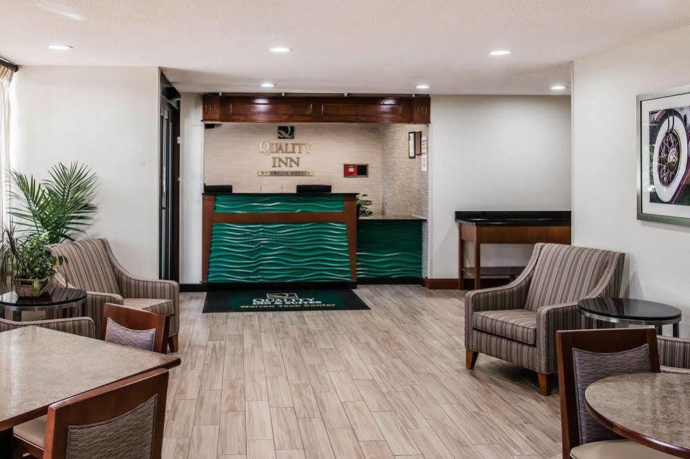 Hampton Inn & Suites Detroit/Warren Exterior foto